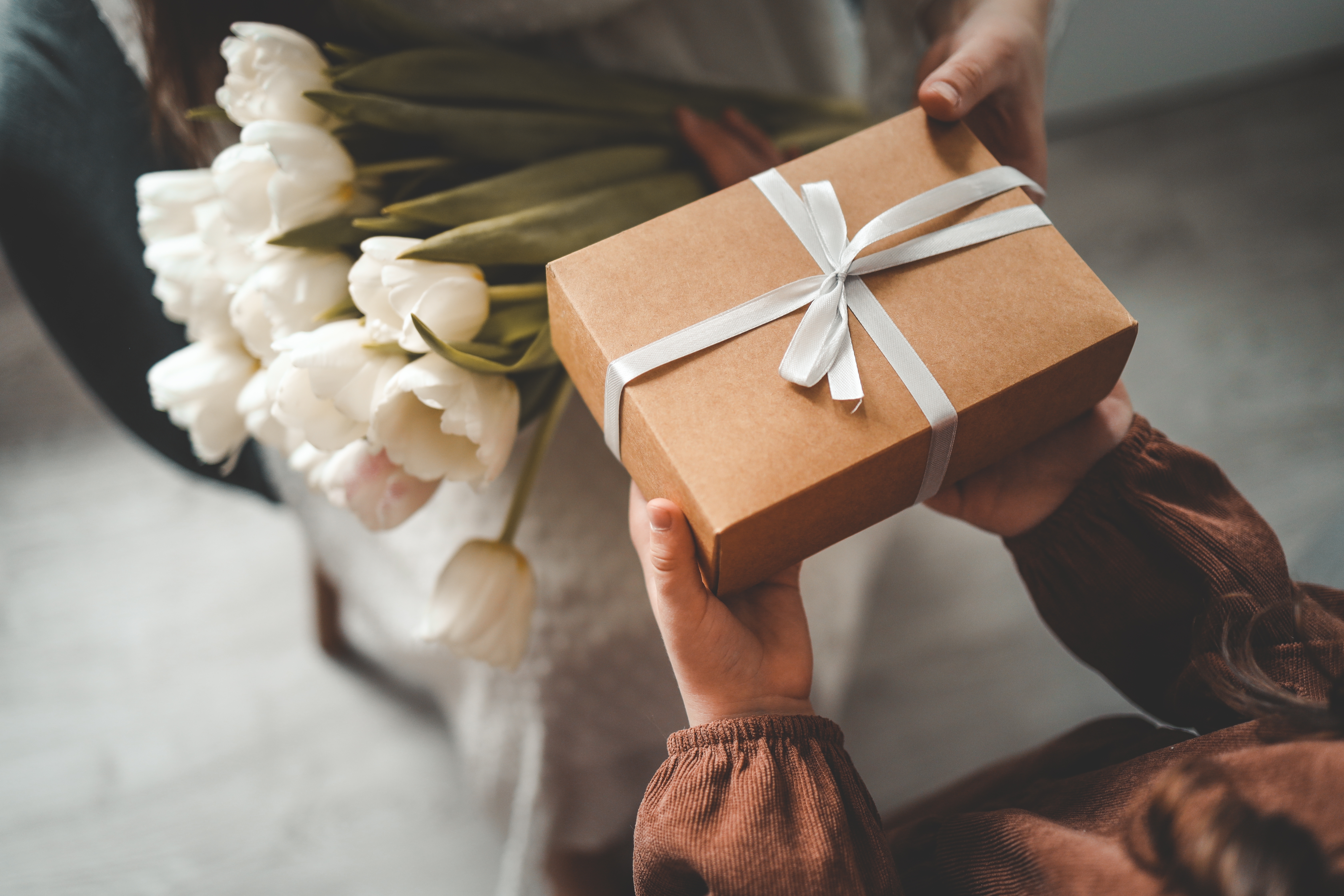 Are you an OFW? Here's how to master the art of gifting to your loved ones